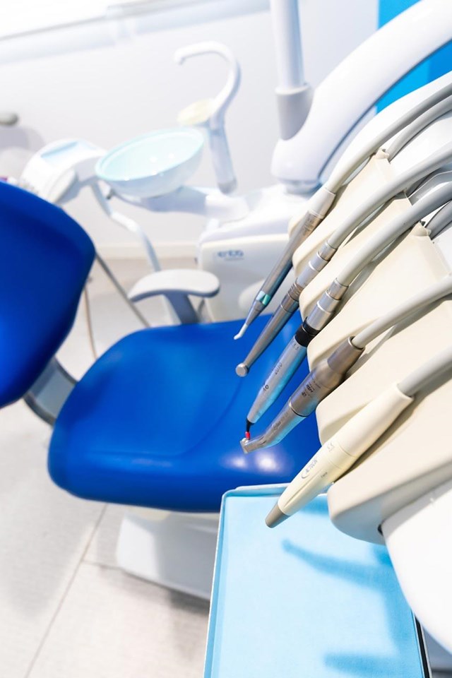 Recupera tu sonrisa con los implantes y prótesis dental